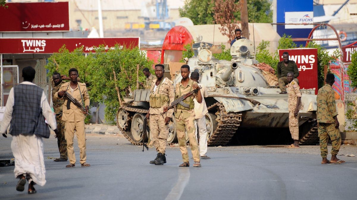 Další pokus o příměří. Za výbuch násilí v Súdánu přitom mohou jen dva muži
